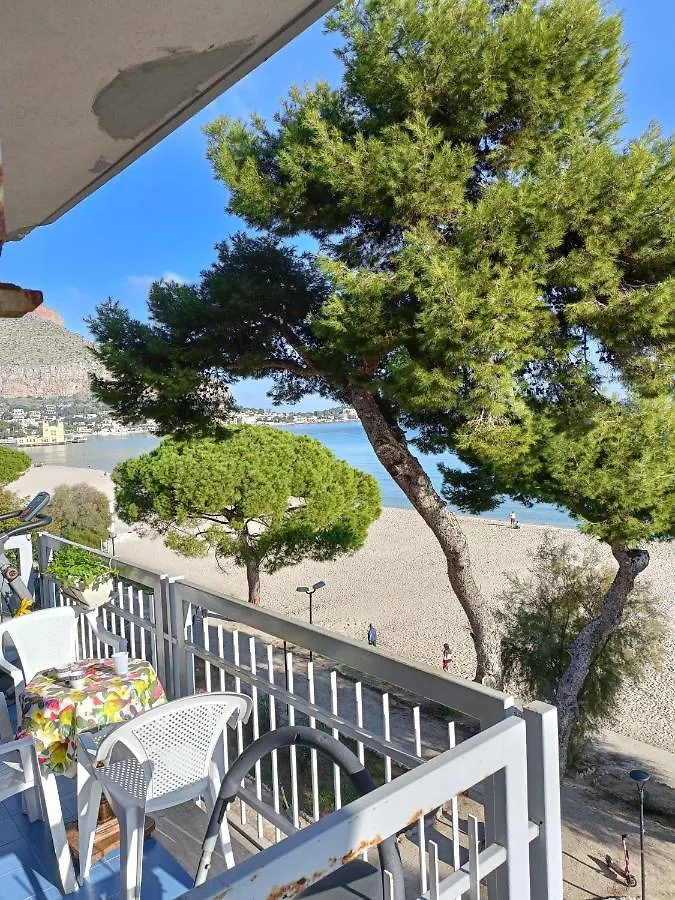 La Perla Sul Mare Apartment Mondello Homestay