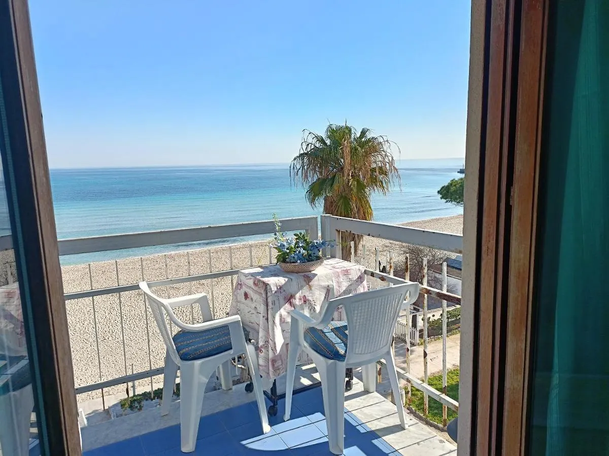 La Perla Sul Mare Apartment Mondello Homestay